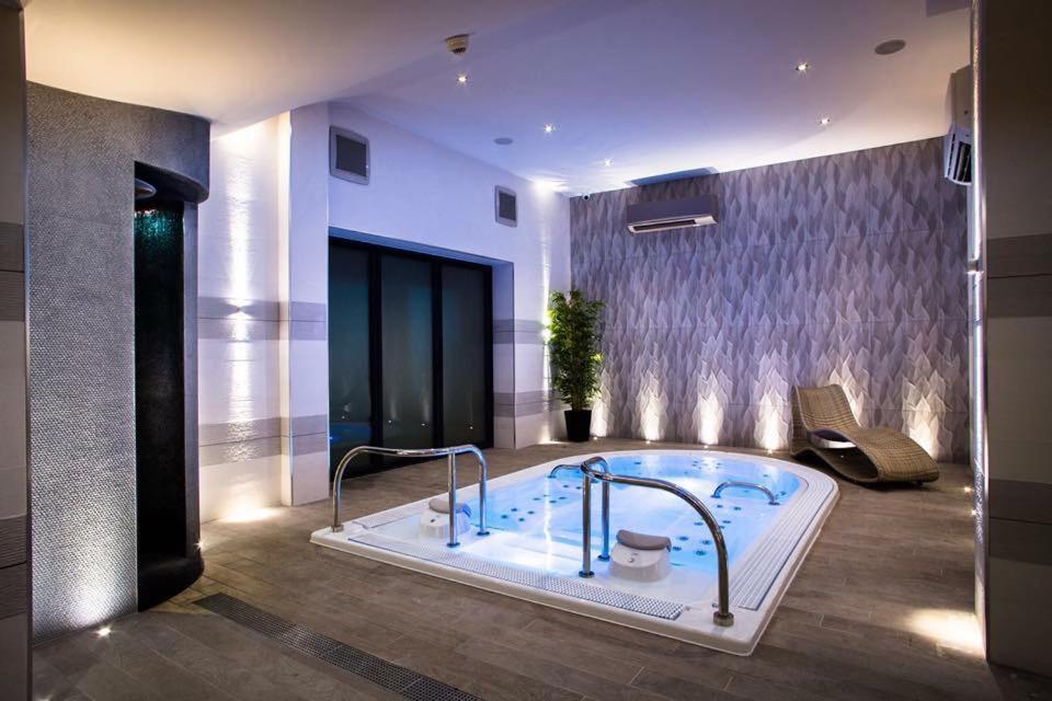 315 Bar & Restaurant Hotel Huddersfield Ngoại thất bức ảnh